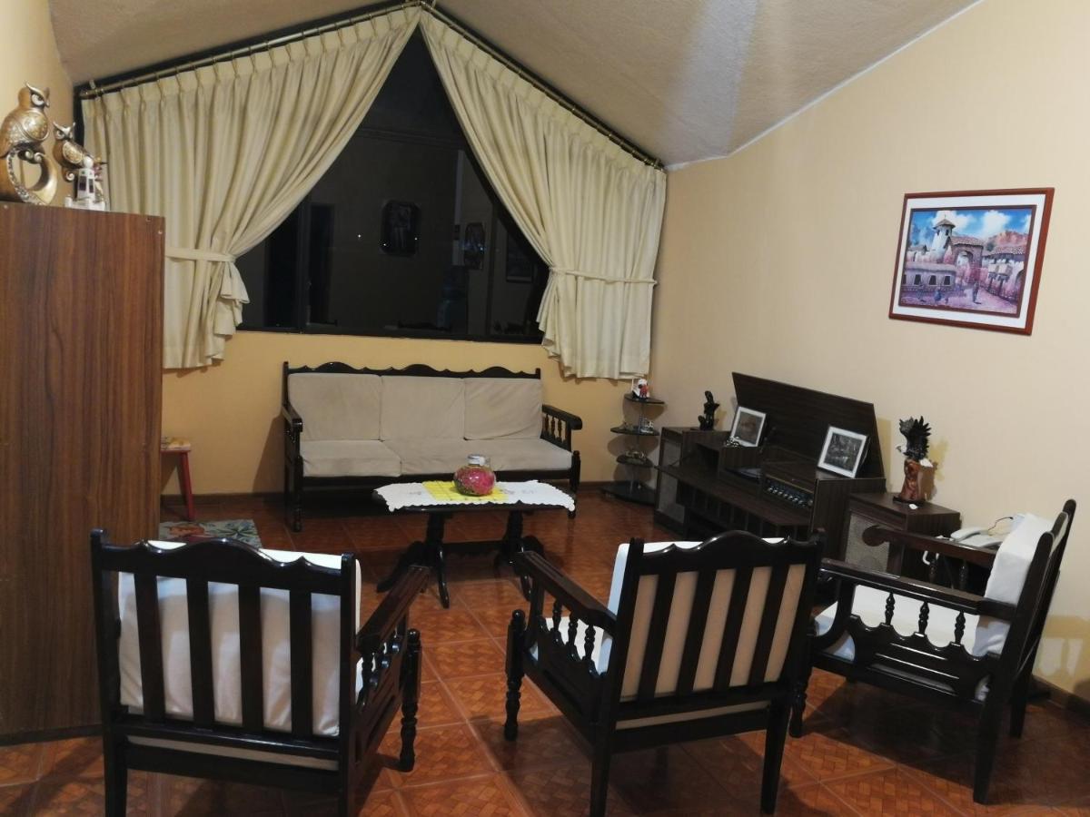 Chapelet Hostal Tababela Zewnętrze zdjęcie