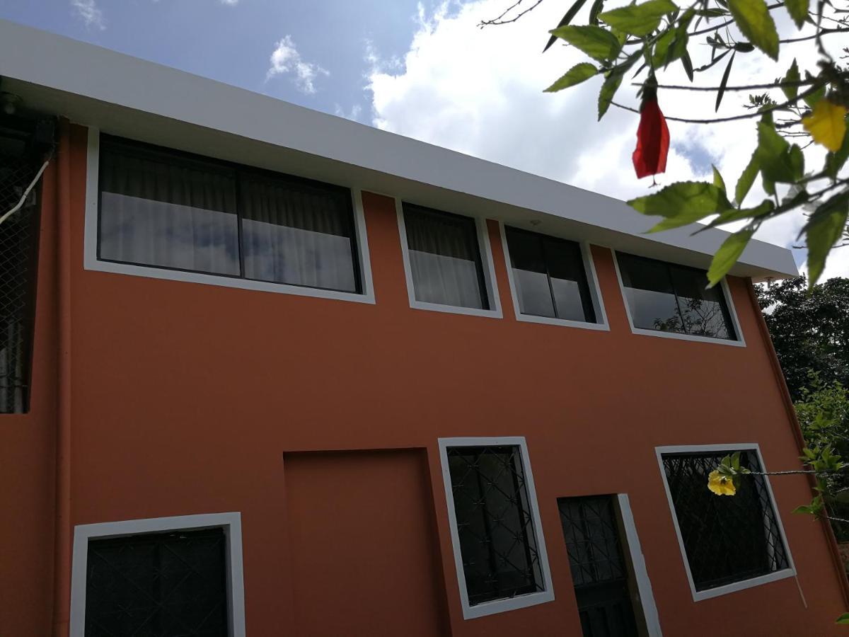 Chapelet Hostal Tababela Zewnętrze zdjęcie
