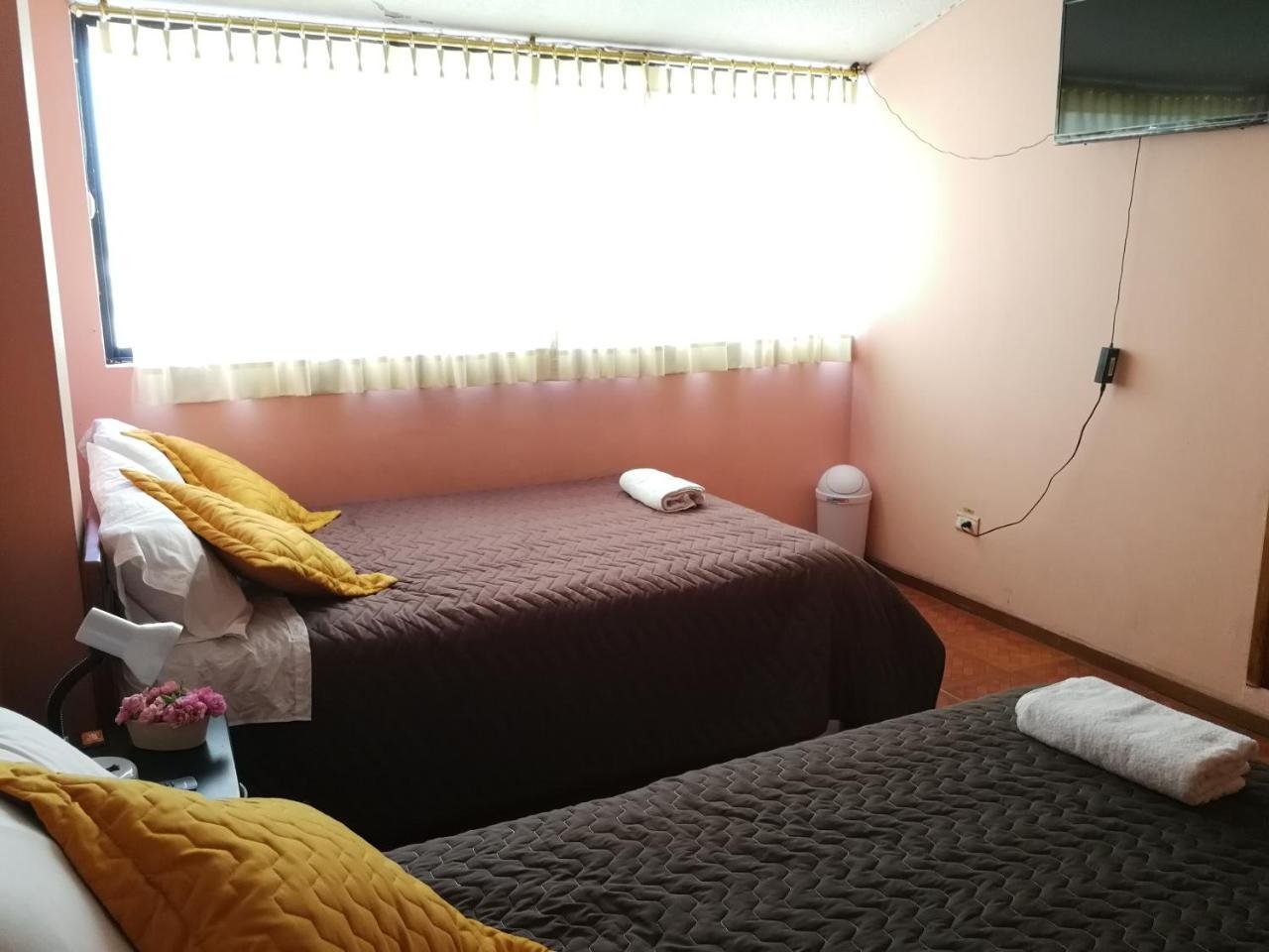 Chapelet Hostal Tababela Zewnętrze zdjęcie
