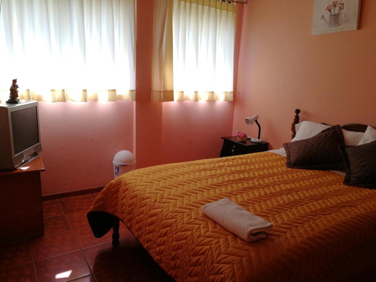 Chapelet Hostal Tababela Zewnętrze zdjęcie