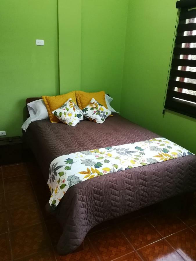 Chapelet Hostal Tababela Zewnętrze zdjęcie