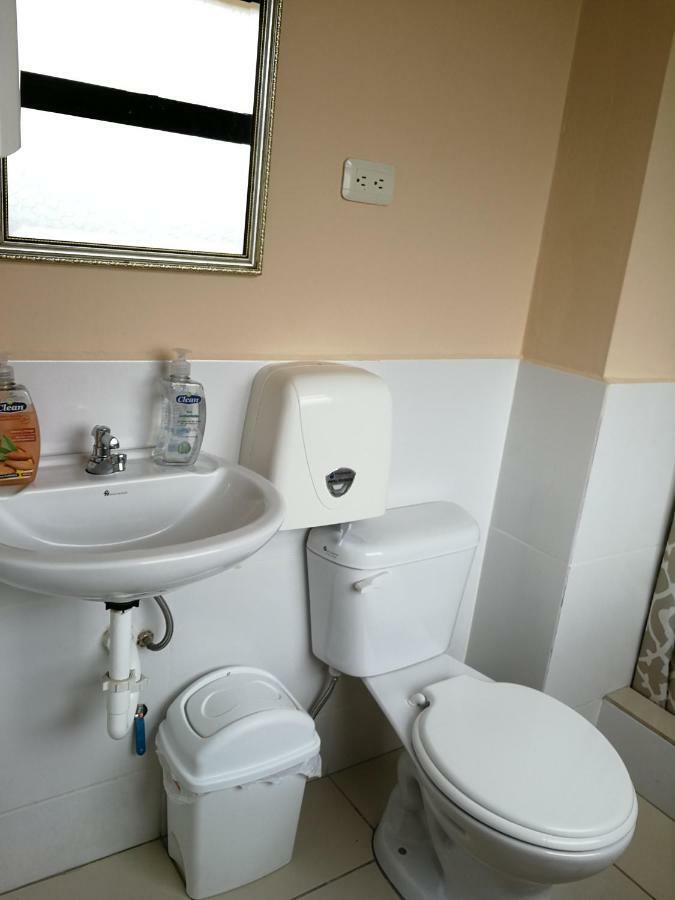 Chapelet Hostal Tababela Zewnętrze zdjęcie